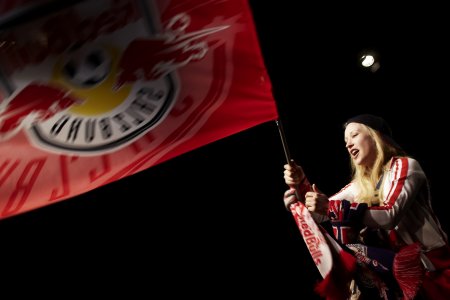 Steht auf, wenn ihr für Salzburg seid